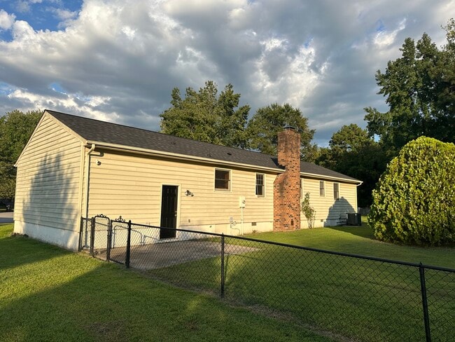 Back - 3908 Devenwood Ave