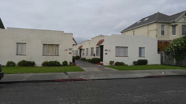Foto del edificio - 1701 41st Ave C