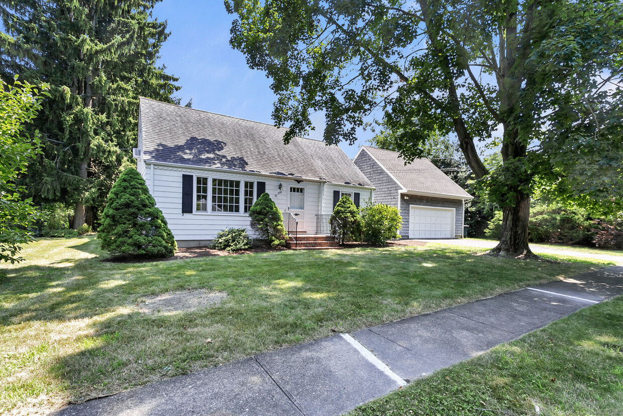 Primary Photo - 328 Alma Dr