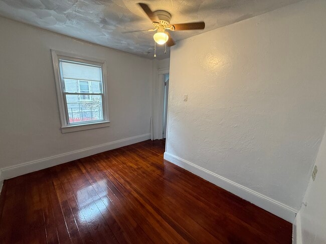Building Photo - 604 Blackstone St