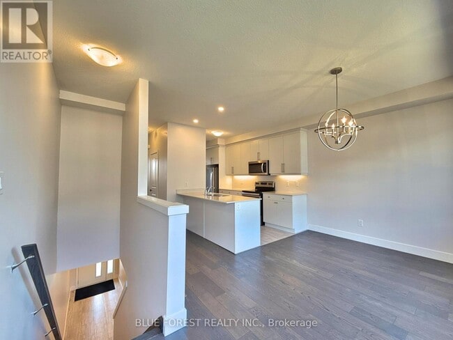 Building Photo - 2112 Meadowgate Blvd