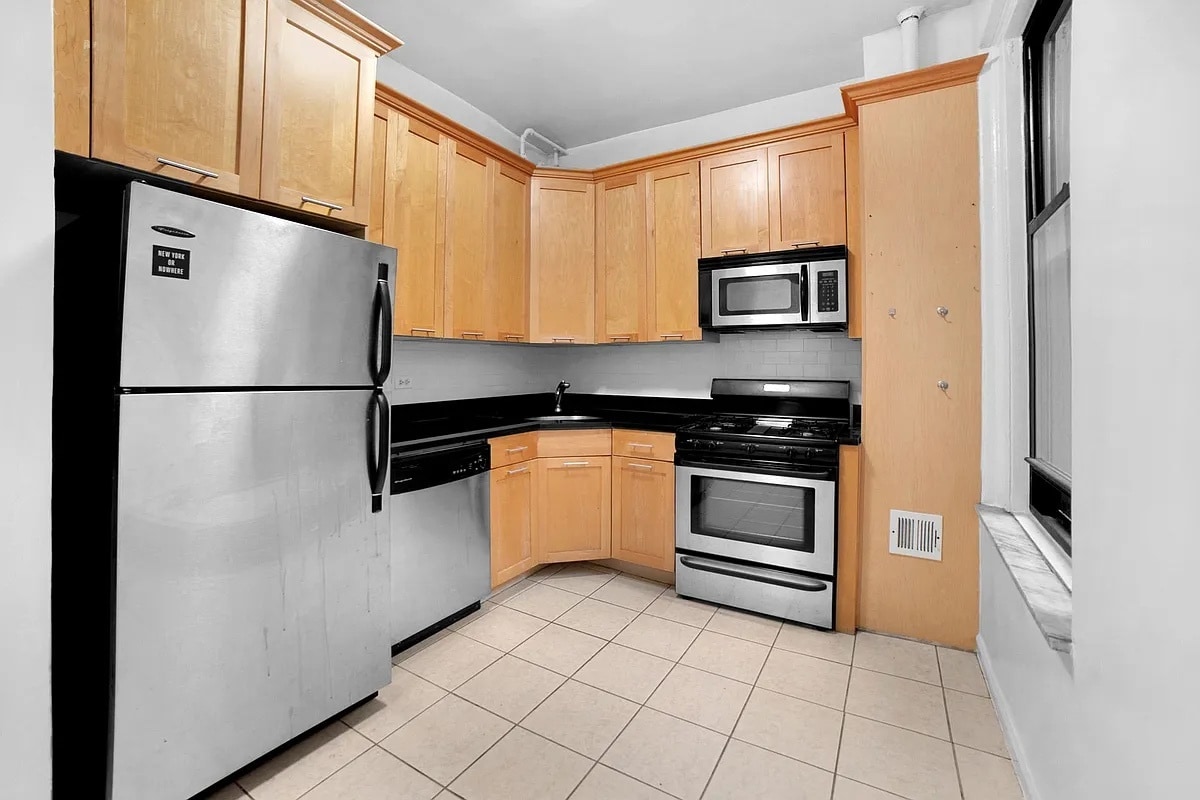 Primary Photo - 206 W 104th St