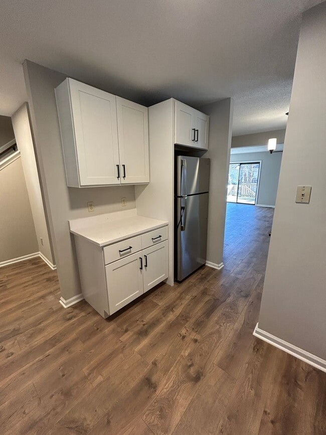 Building Photo - 6528 Thetford Ct