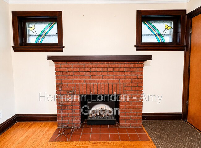 Foto del edificio - 5046 Winona Ave