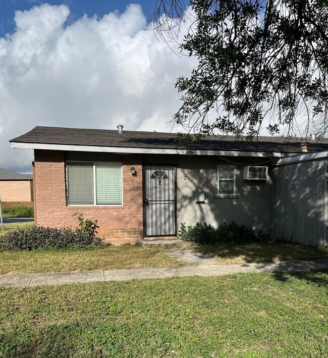 Building Photo - 7115 Glen Terrace