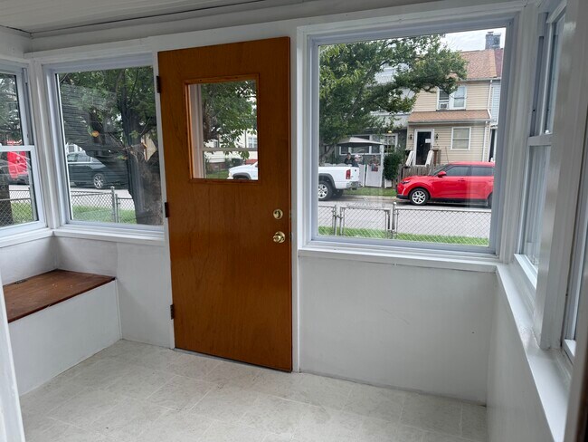 Foto del edificio - 239 St Helena Ave