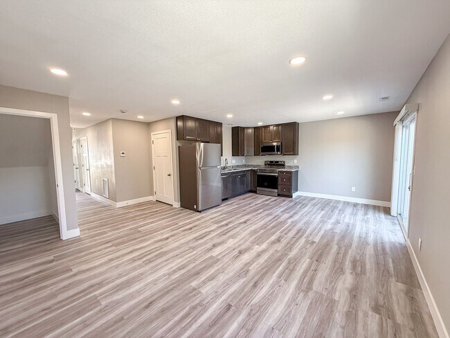 Foto del edificio - 45 Crystal Springs Rd