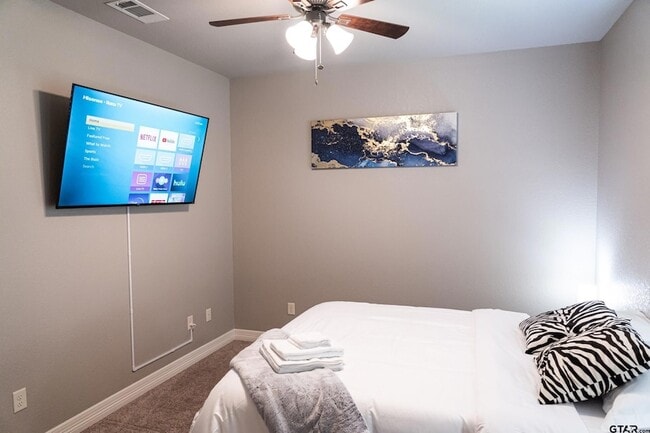 Building Photo - 7352 Kingsport Ln