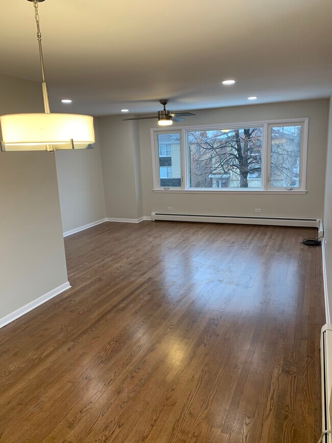 Foto del edificio - 5861 W Gunnison St