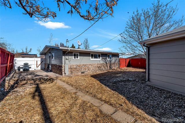 Building Photo - 735 S Peterson Way