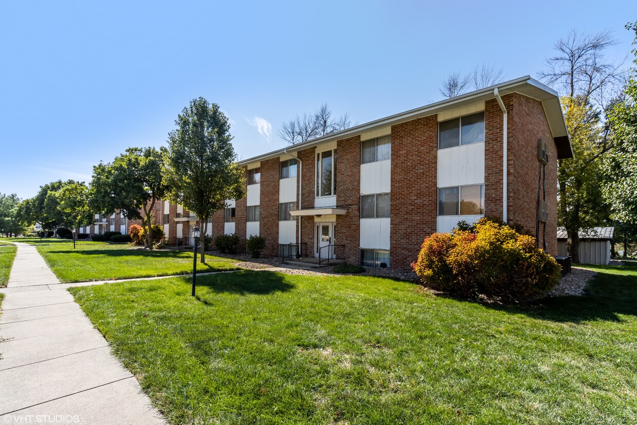 Primary Photo - 1005 Parkway Dr