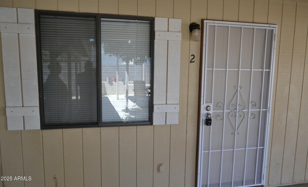 Primary Photo - 427 E Friar Ave