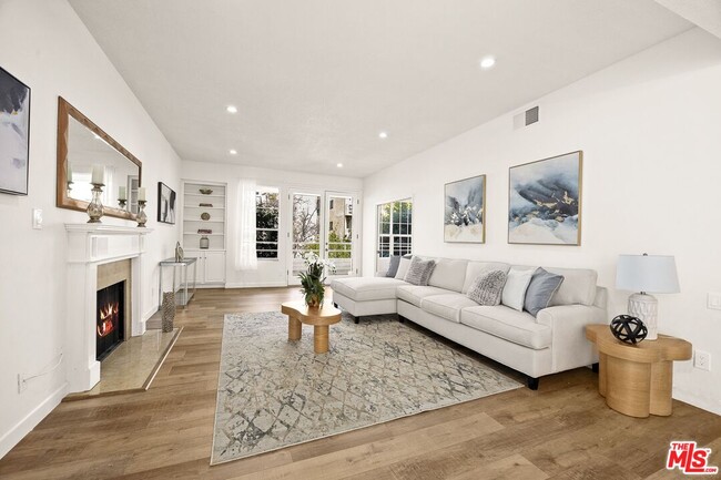 Foto del edificio - 10640 Wilkins Ave