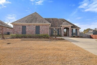 Building Photo - 315 Rockbridge Dr