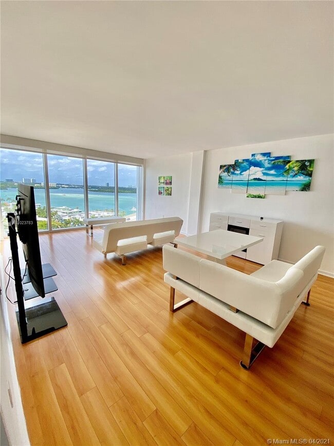 Building Photo - 10275 Collins Ave
