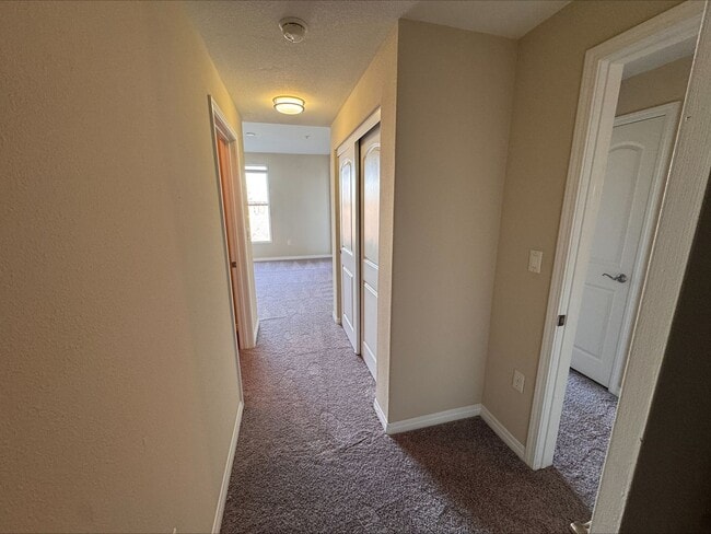 Interior Photo - Stadium House Apartments