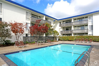 Kula Kai Apartments Photo