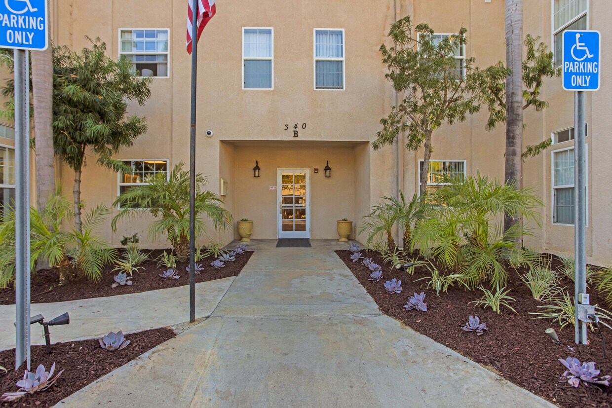 Orange Park Heights Senior Living (55 & Over) Apartments in Orange