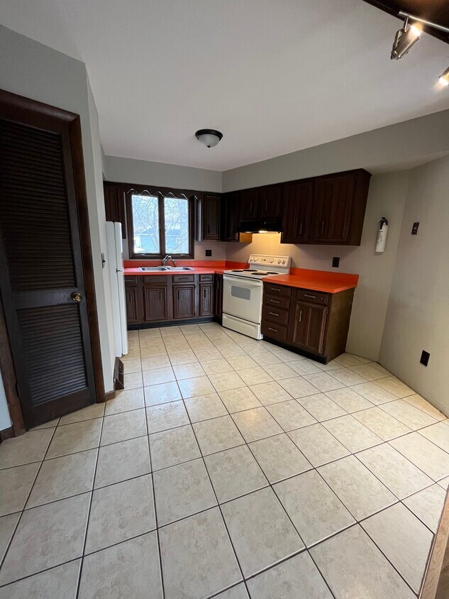 103 N Lincoln St, Augusta, MI 49012 House Rental in Augusta, MI