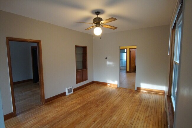 Foto del edificio - 3248 S Delaware Ave