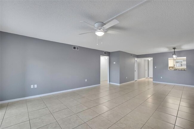 Building Photo - 4452 Garnet Dr