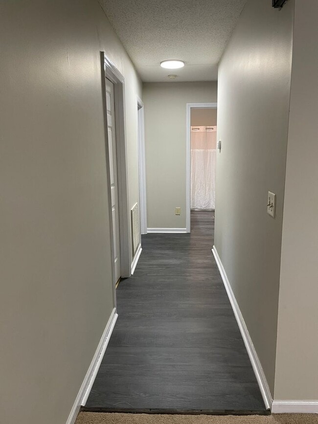Building Photo - 620