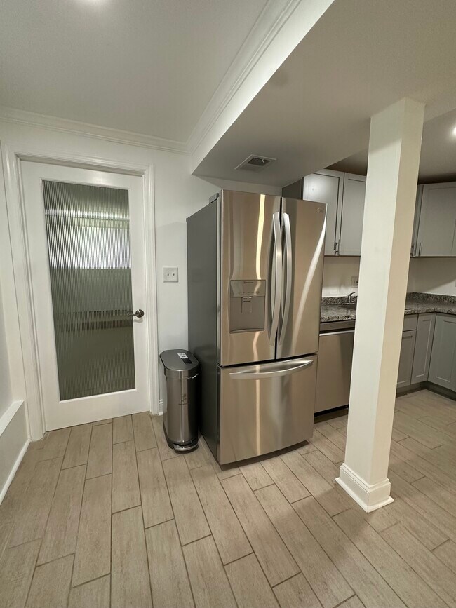 Foto del edificio - 616 5th St NE