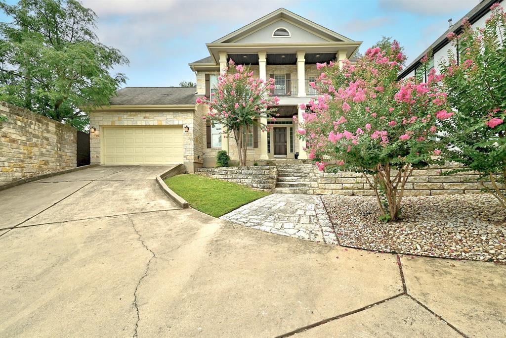 Primary Photo - 1111 E Riverside Dr