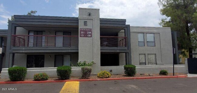 Building Photo - 3330 W Danbury Dr