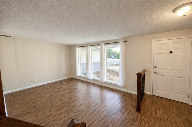 Foto del edificio - 7337 W Desert Ave