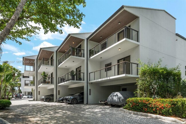 Foto del edificio - 3560 W Fairview St