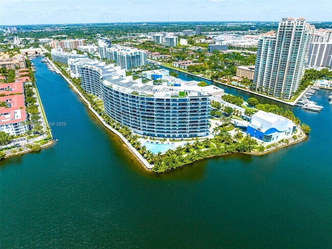 Foto del edificio - 3300 NE 188th St