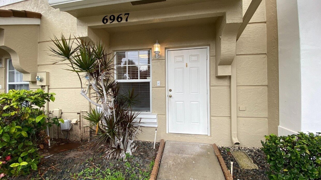 Foto principal - 6967 Blacksmith Way