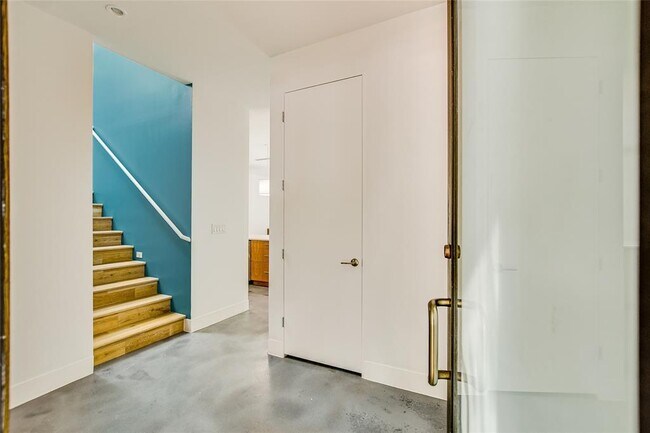 Building Photo - 3801 Grayson Ln