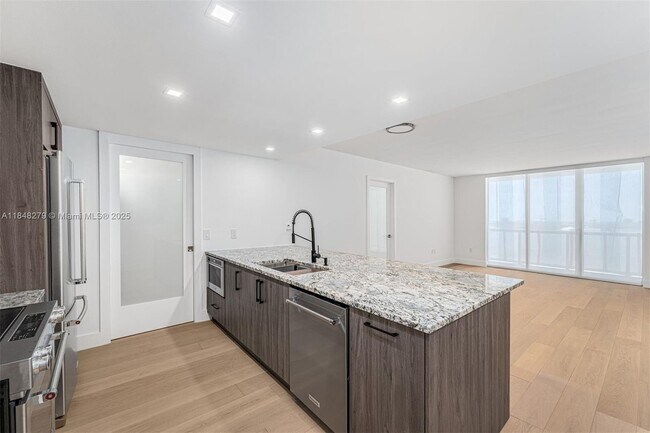 Building Photo - 50 Biscayne Blvd