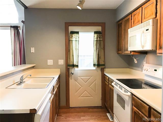 Foto del edificio - 14211 E Dickinson Dr