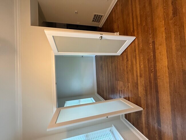 Foto del edificio - 6934 N Lakewood Ave