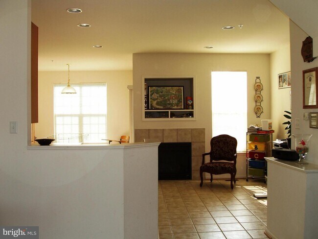 Building Photo - 703 Tin Roof Ct
