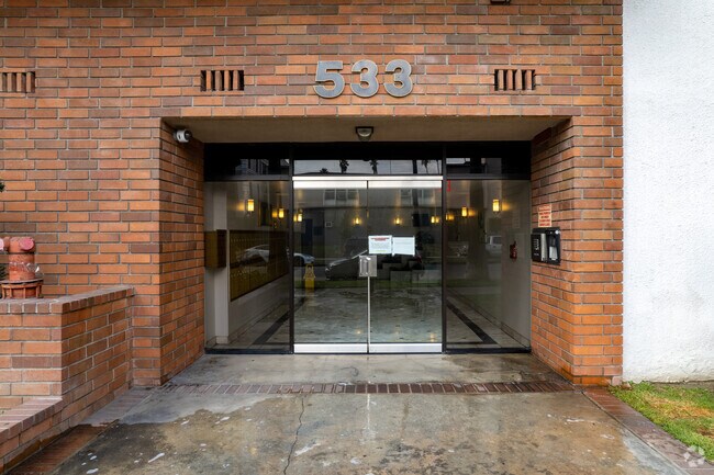 533 S St Andrews Pl - St. Andrews Courtyard Condominiums