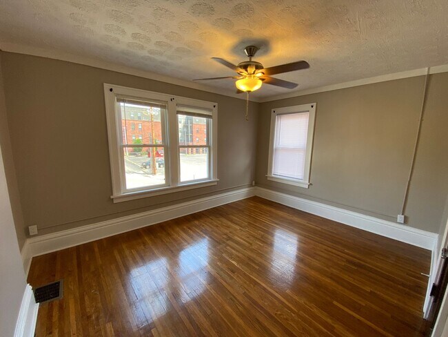 Foto del edificio - 2211 Neil Ave