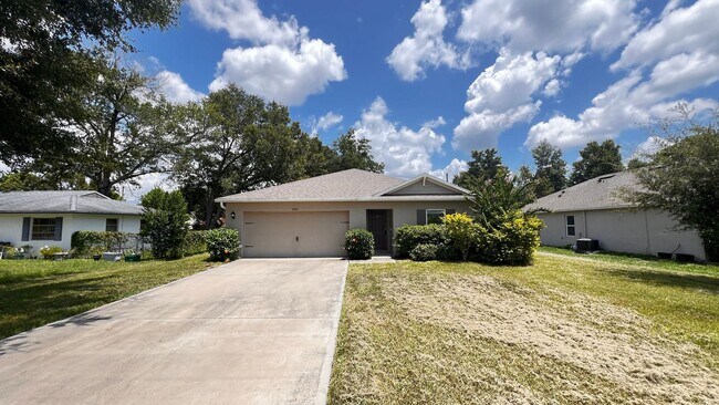 Building Photo - Fantastic 3 Bedroom, 2 Bathroom Home in De...