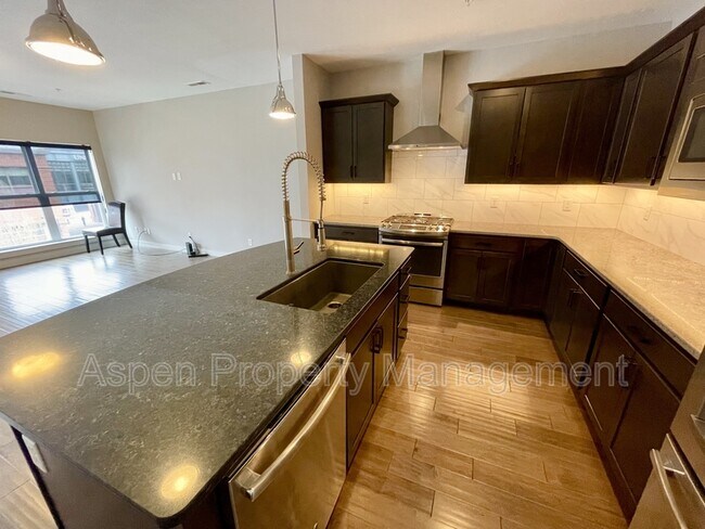 Foto del edificio - 901 E 2nd Ave