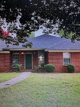 Building Photo - 2 Jeffrey Cir