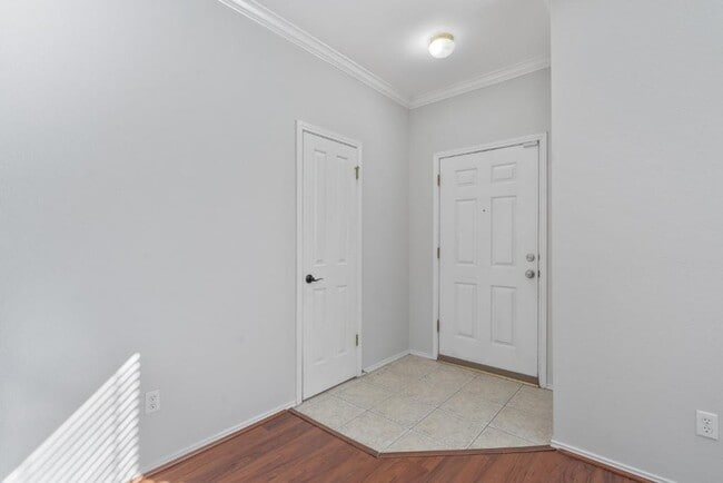 Building Photo - 120 Brazos Ln