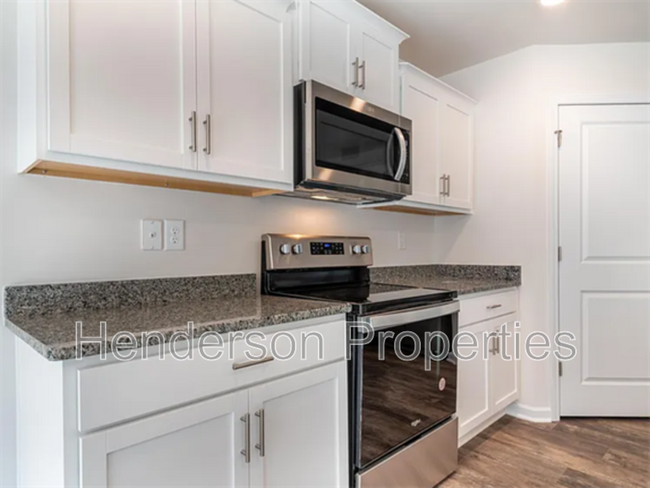 Foto del edificio - 2844 Sherrills Strm Dr
