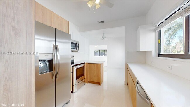 Foto del edificio - 325 SW 30th Rd