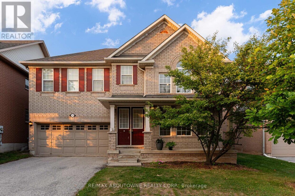 Photo principale - 2245 Riverdale Pl