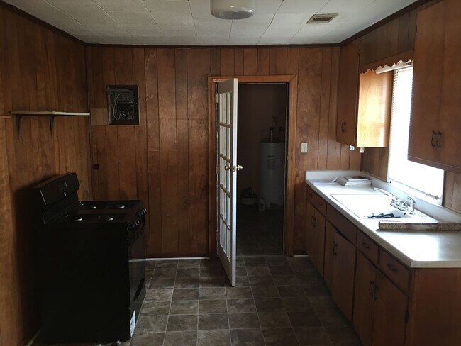 Foto del edificio - Single Family Home with large fenced back yard
