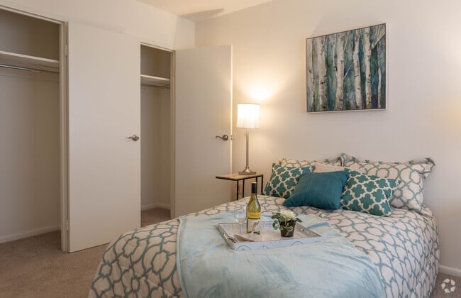 Interior Photo - Eudowood Towers