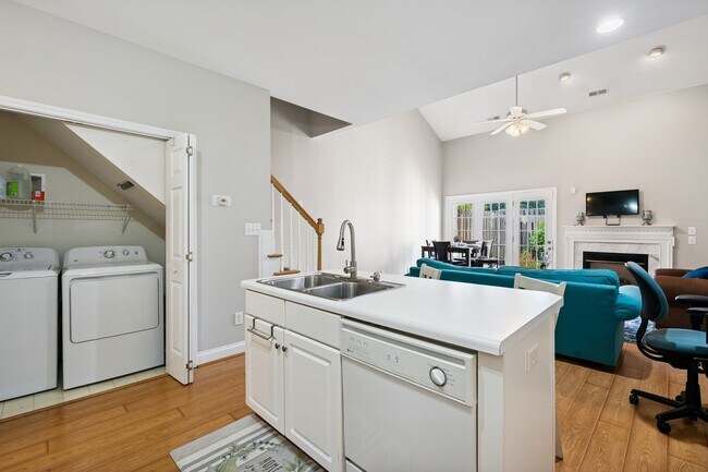 Building Photo - 2-Bedroom, 2-Bath Townhome in a Prime Durham Location – Flexible Lease Terms Available (3-Month M...
